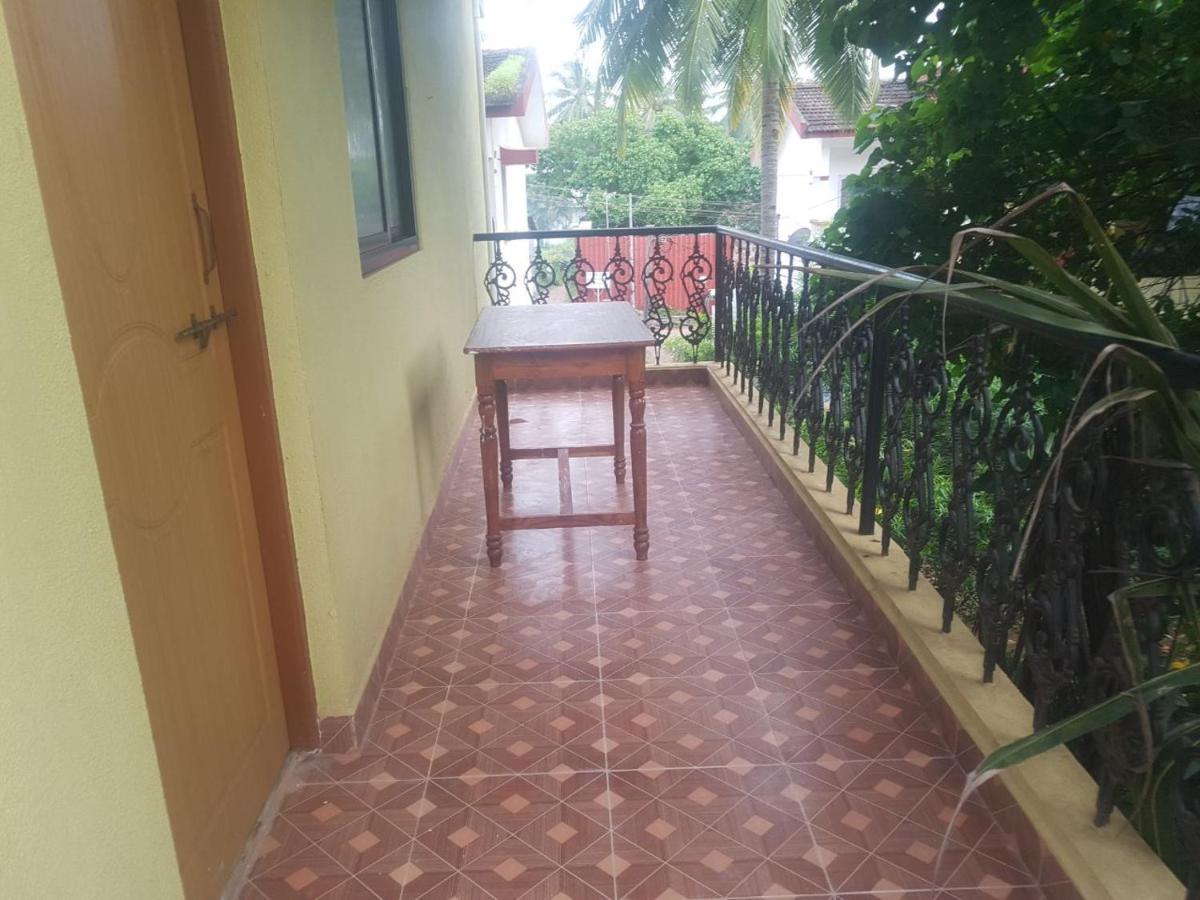 Fullmoon Beach Place Кандолим Екстериор снимка