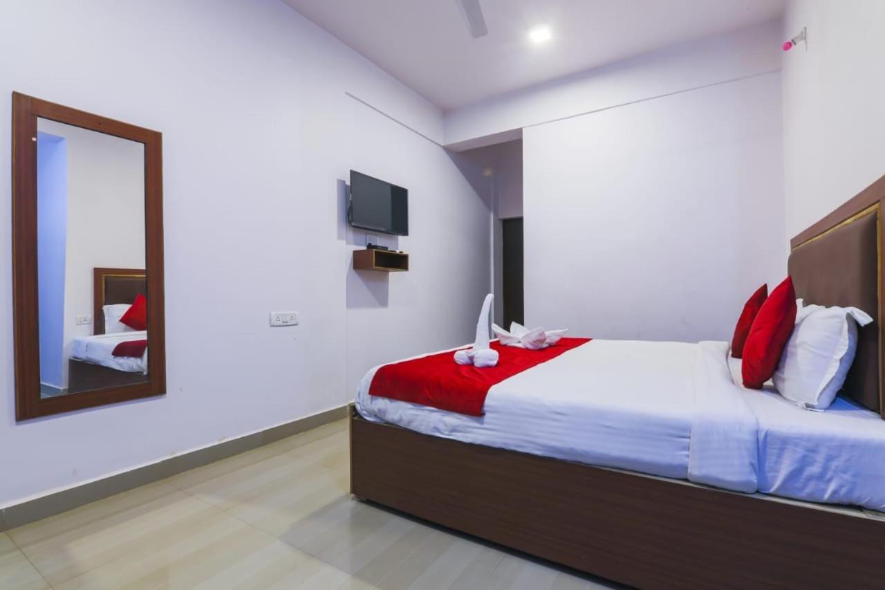Fullmoon Beach Place Кандолим Екстериор снимка