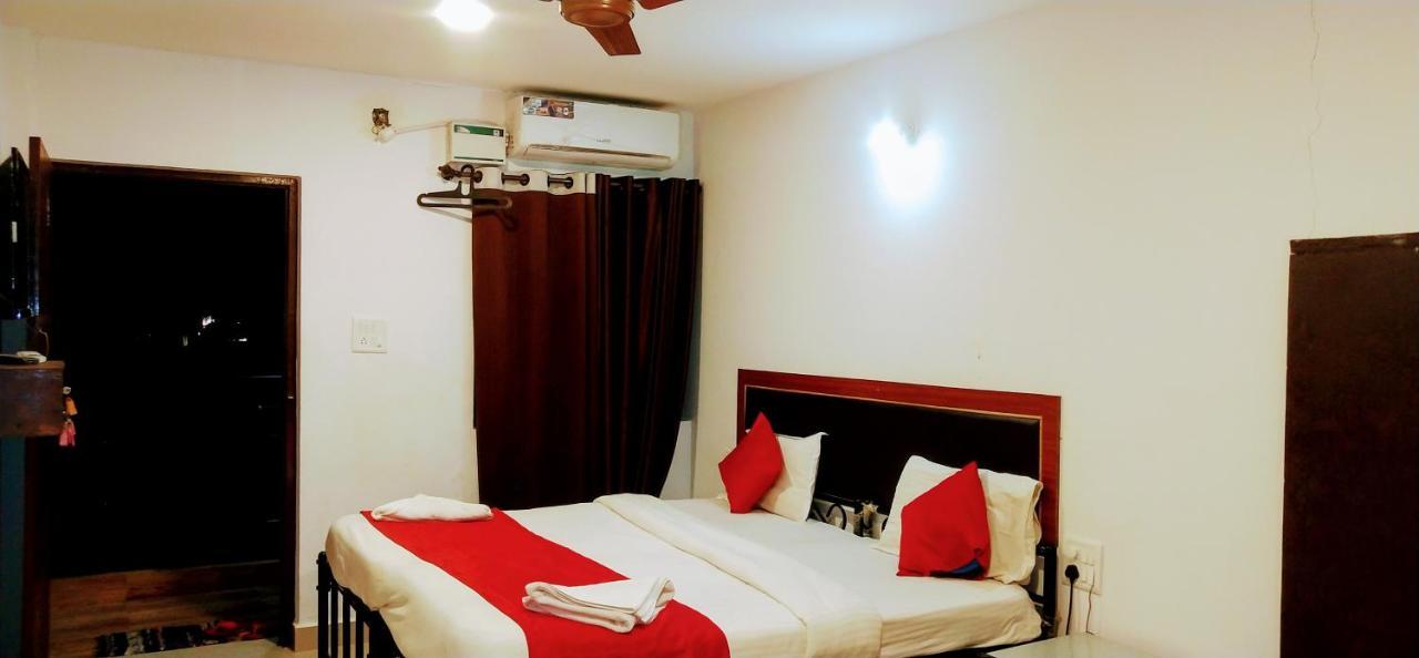 Fullmoon Beach Place Кандолим Екстериор снимка
