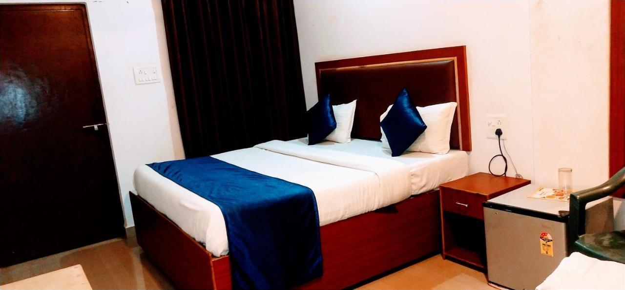 Fullmoon Beach Place Кандолим Екстериор снимка