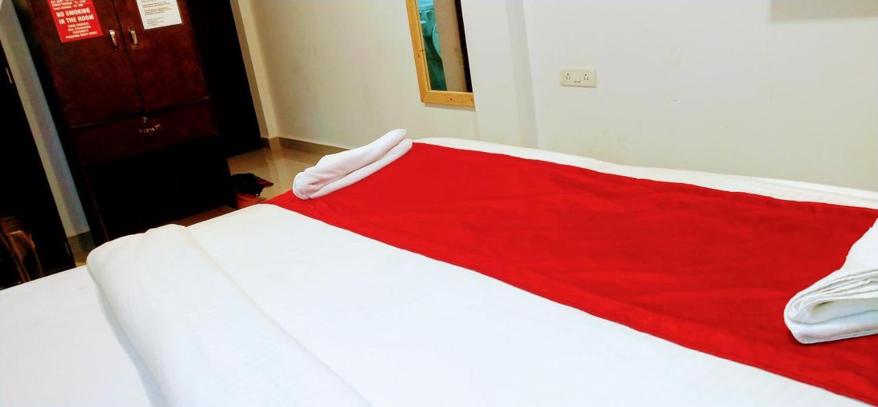 Fullmoon Beach Place Кандолим Екстериор снимка