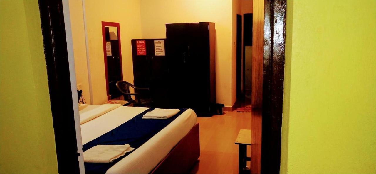 Fullmoon Beach Place Кандолим Екстериор снимка